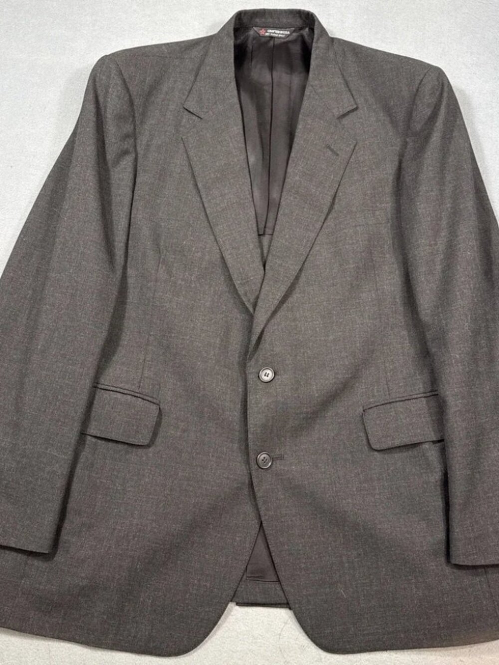 Hardwick Clothes 2 Piece Suit Mens 44R 38x32 Charcoal USA Made Two Buttons